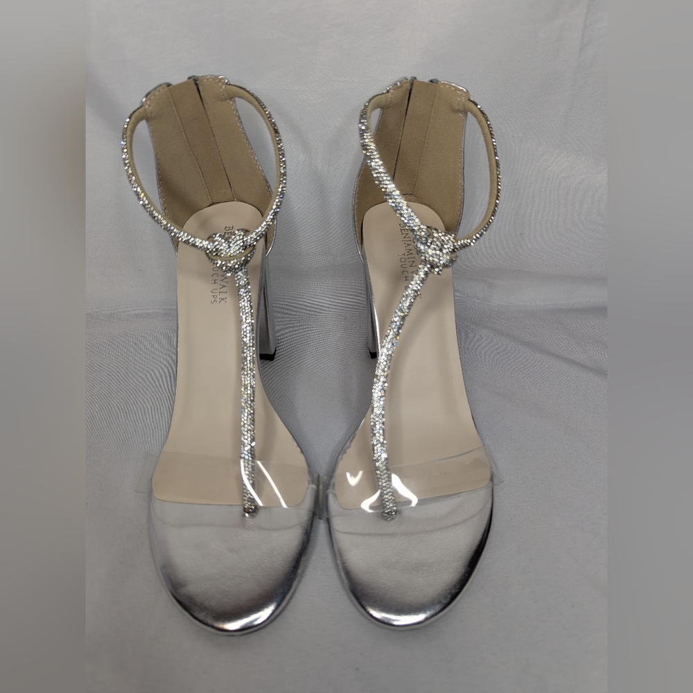 NWOB Benjamin Walk Touch Ups Sienna T-Strap Heeled Sandals Women's Size 7.5 - Picture 1 of 9